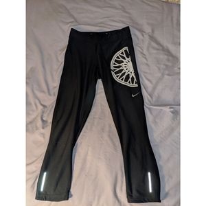 Black Nike x Soul Cycle midcalf leggings